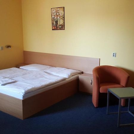 Lehar Panzio Bed and Breakfast Komárno Εξωτερικό φωτογραφία