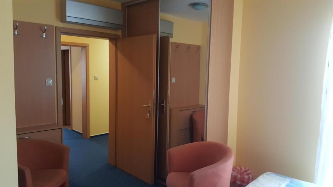 Lehar Panzio Bed and Breakfast Komárno Εξωτερικό φωτογραφία