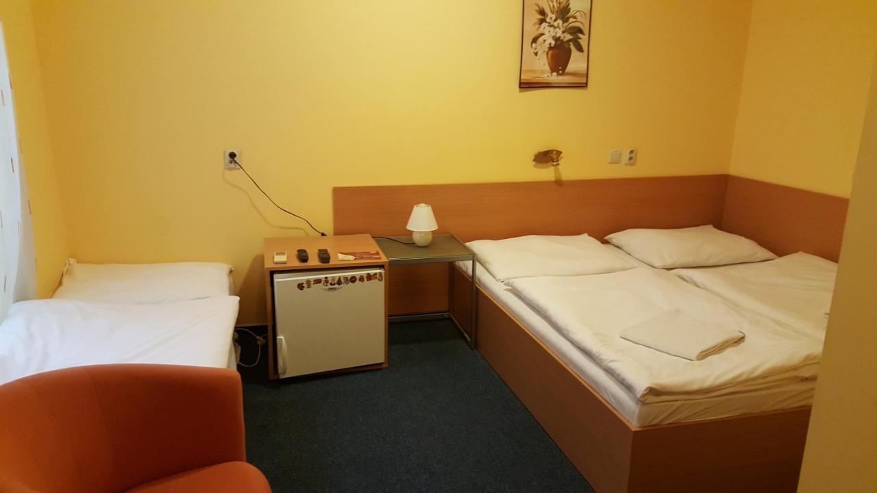 Lehar Panzio Bed and Breakfast Komárno Εξωτερικό φωτογραφία