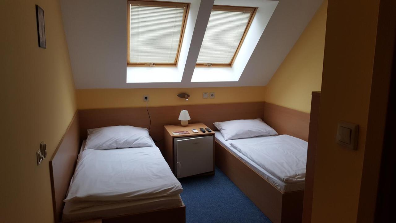 Lehar Panzio Bed and Breakfast Komárno Εξωτερικό φωτογραφία