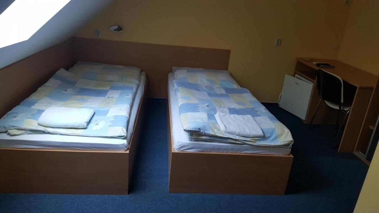 Lehar Panzio Bed and Breakfast Komárno Εξωτερικό φωτογραφία